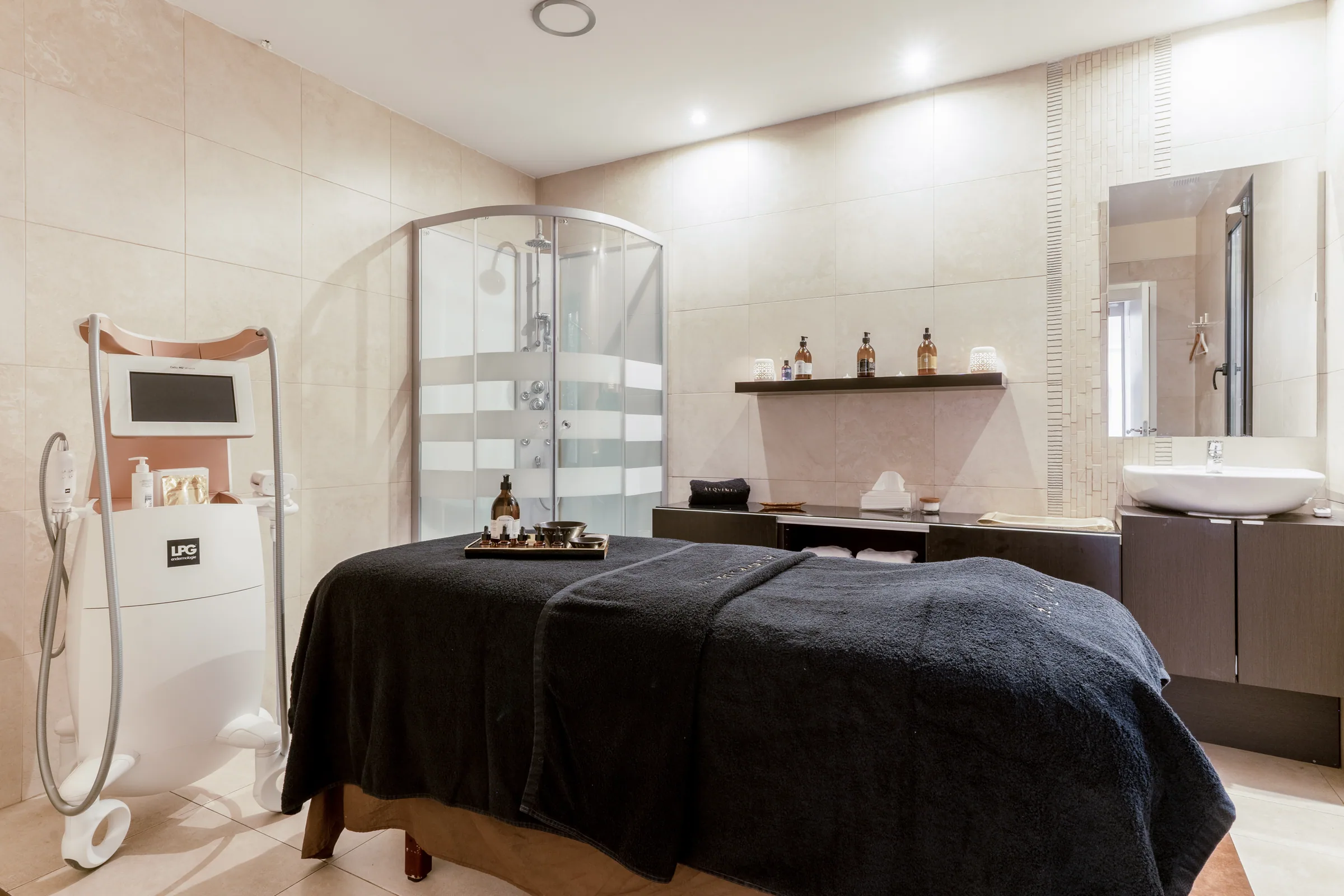 Recepción de un centro de estética antes de reorganizar el negocio